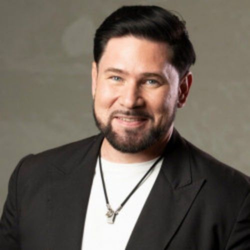 Afisha Club: Заслуженный артист Краснодарского края Николай Колчевский – Певец у микрофона в Краснодаре 25 апреля 2026