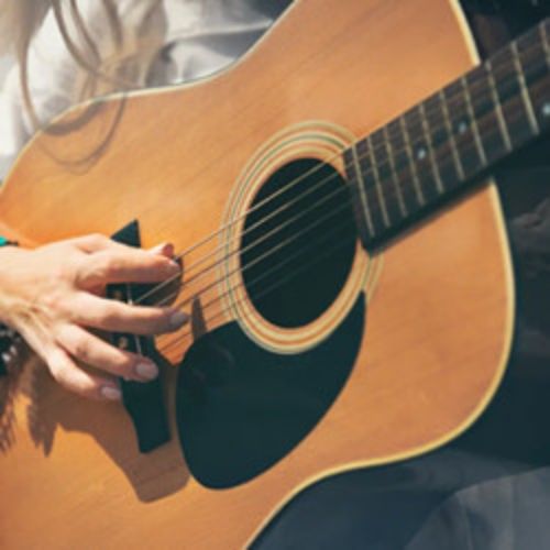 Afisha Club: Акустическая Химия. Маргарита Корнеева. Дорогие мои москвичи в Москве 14 апреля 2026