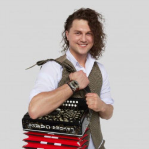 Afisha Club: Александр Бардин «Кучерявый вечер» в Москве 18 апреля 2026