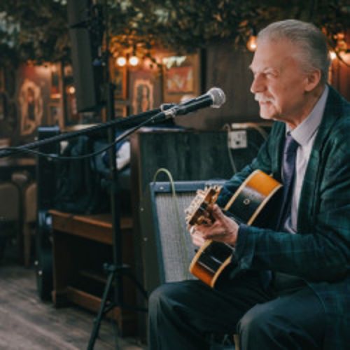 Afisha Club: Алексей Кузнецов: интеллигентный джаз-гитар-бэнд в Москве 14 апреля 2026