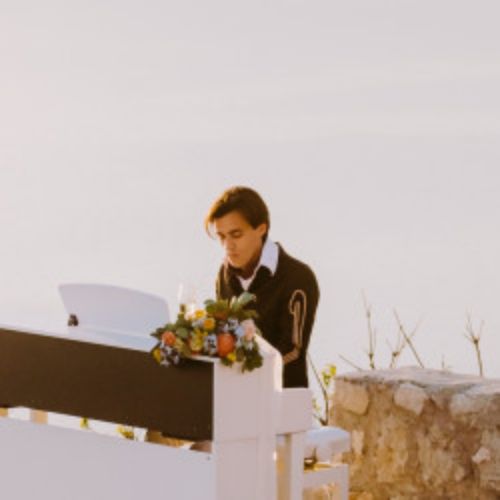 Afisha Club: Виталий Марков, неоклассика, фортепиано, космический концерт в Санкте-Петербург 12 апреля 2026