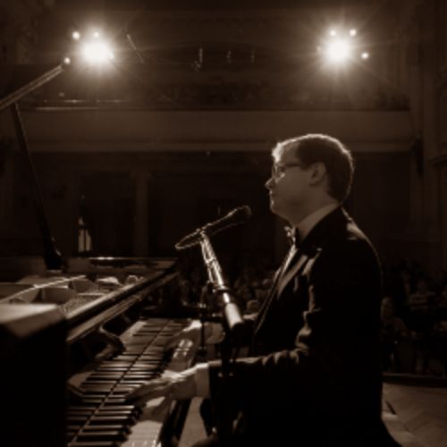 Afisha Club: Фортепианный вечер с Олегом Аккурратовым в Москве 31 мая 2026